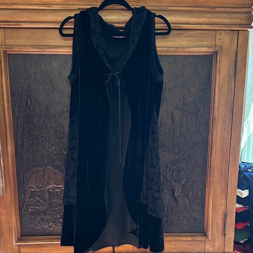 Black Velvet Sleeveless Dress